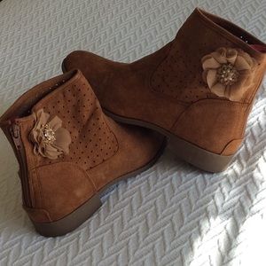 Women’s suede rust Lindsay Phillips 8.5 ankle boot